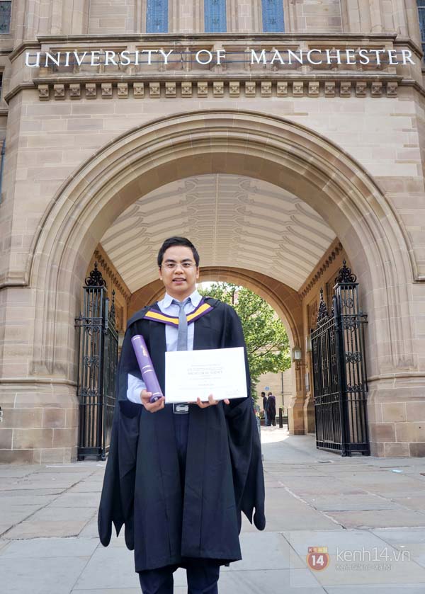 hinh-anh-ngay-anh-hien-nhan-bang-tot-nghiep-tai-dai-hoc-manchester