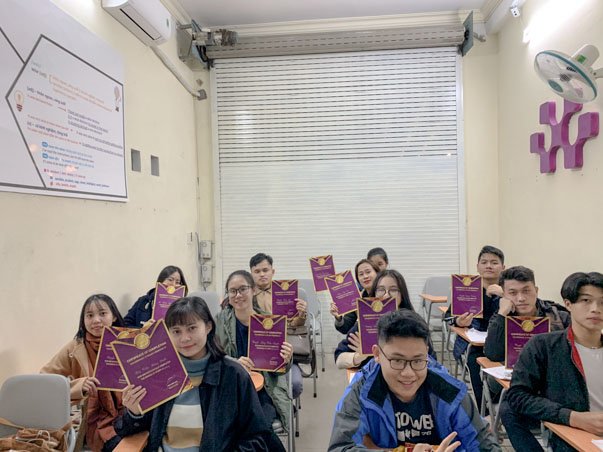 HOẠT ĐỘNG HỌC VIÊN 30 lop-hoc-tieng-anh