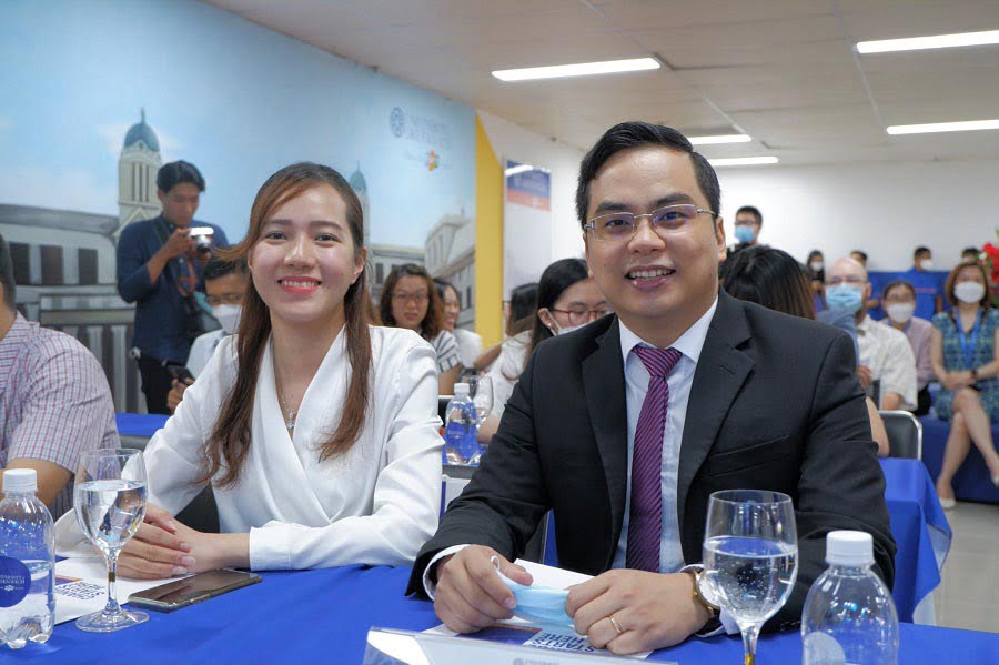 doi-tac-truong-dai-hoc-greenwich-viet-nam
