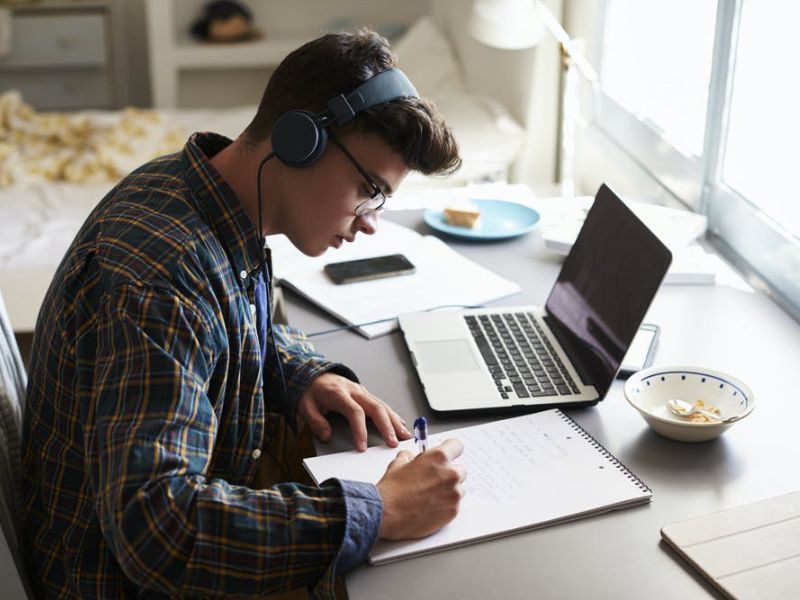 Luyện thi IELTS
