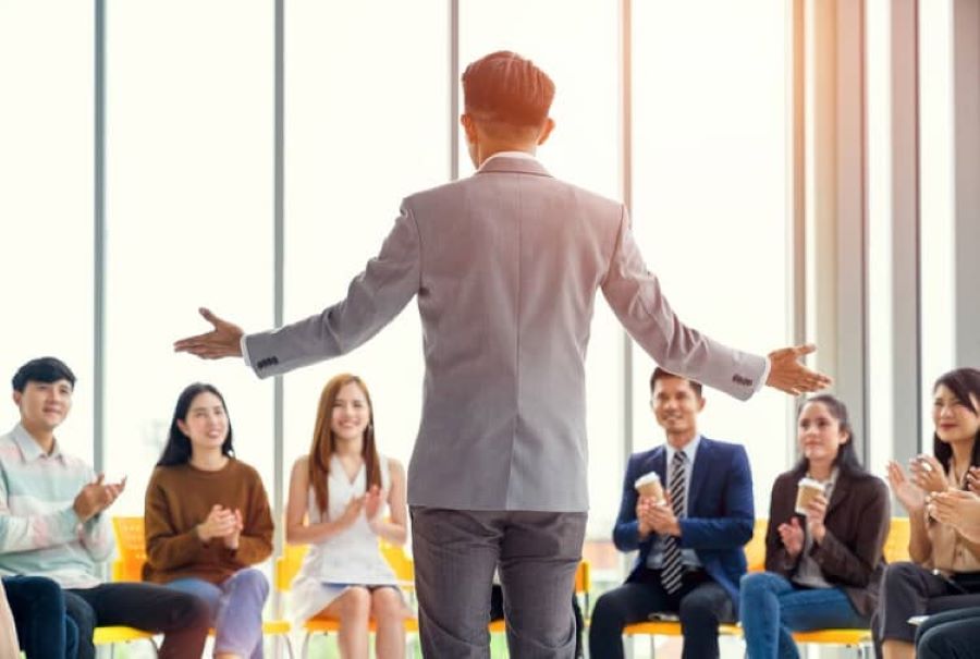 Xây dựng sự tự tin khi nói trước đám đông
