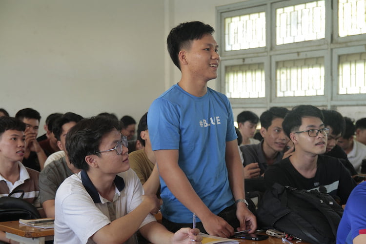 WISE ENGLISH CHIA SẺ VỀ PHƯƠNG PHÁP HỌC TIẾNG ANH TẠI TRƯỜNG ĐẠI HỌC SƯ PHẠM KỸ THUẬT 2 WISE-english-chia-se-ve-phuong-phap-hoc-tieng-anh-3 (1)