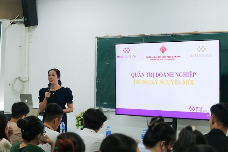WISE ENGLISH CHIA SẺ VỀ QUẢN TRỊ DOANH NGHIỆP