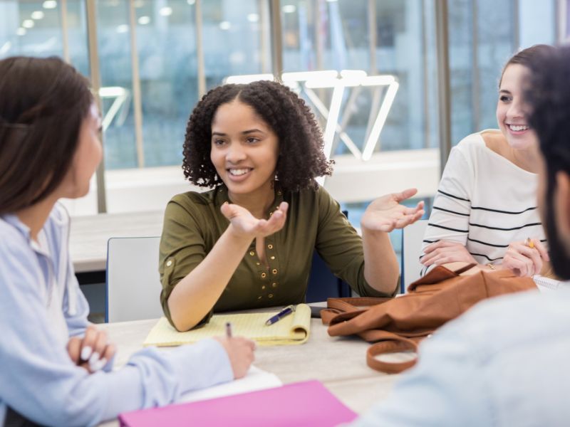 IELTS Speaking Topic Part 1: Các chủ đề bắt buộc phải biết 7 Lưu ý khi thi IELTS Speaking