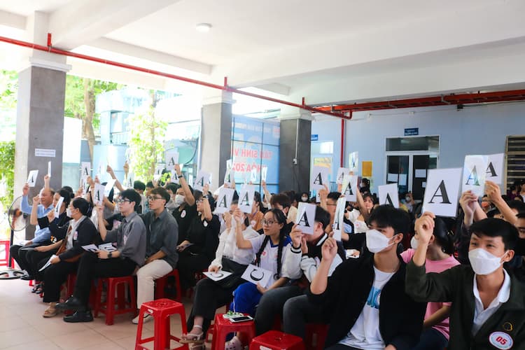 Chung kết Olympic ngày hội tiếng Anh Cao Đẳng Phương Đông