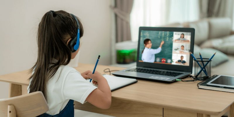 Kinh doanh giáo dục tiếng Anh