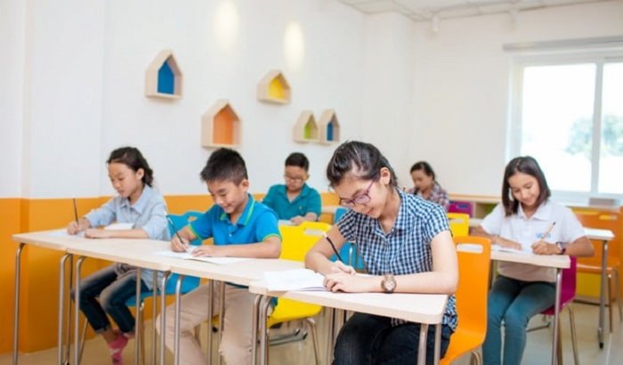 Kinh doanh giáo dục tiếng Anh