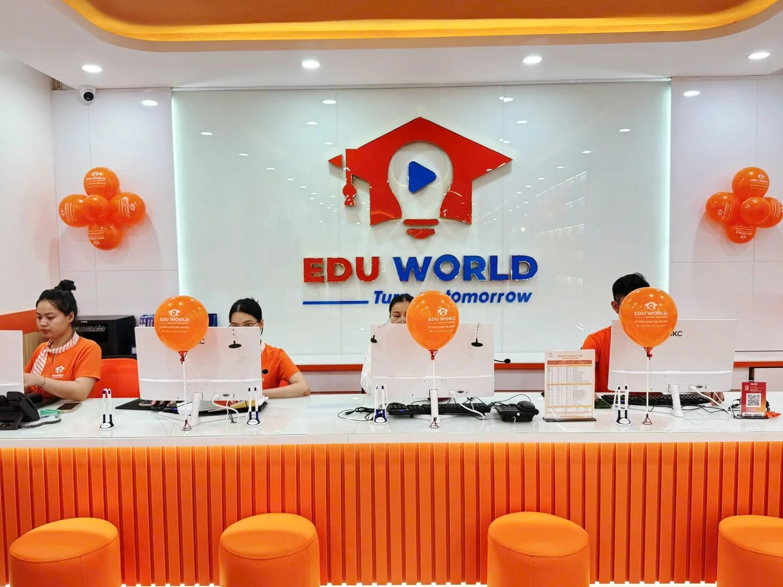 Trung tâm Ngoại ngữ Quốc tế Edu World Vinh