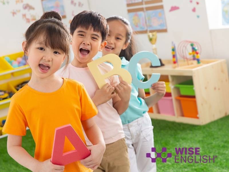 Có nên cho bé học tiếng Anh sớm? 6 lợi ích và lưu ý cần biết 7 Tạo nền tảng tiếng Anh tốt cho trẻ khi lên các cấp học cao hơn