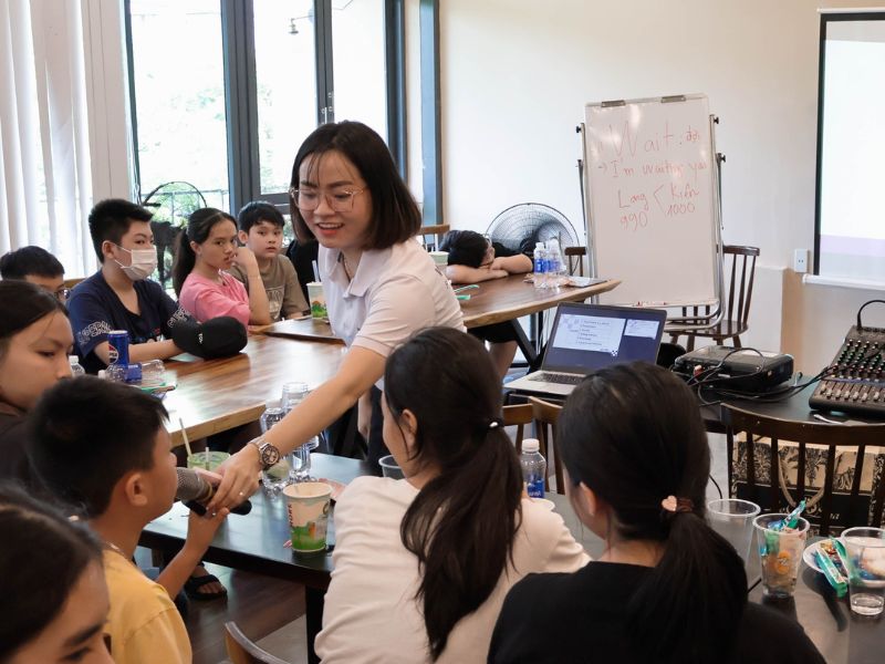 TÌM HIỂU VŨ TRỤ TIẾNG ANH QUA 100+ TỪ VỰNG MỚI NHẤT 7 Khóa học tiếng Anh cho thiếu nhi tại WISE KIDs