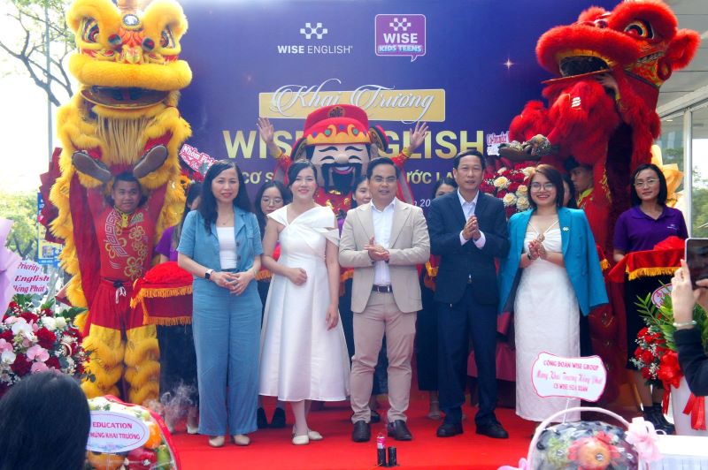 Nhượng quyền trung tâm tiếng Anh WISE English