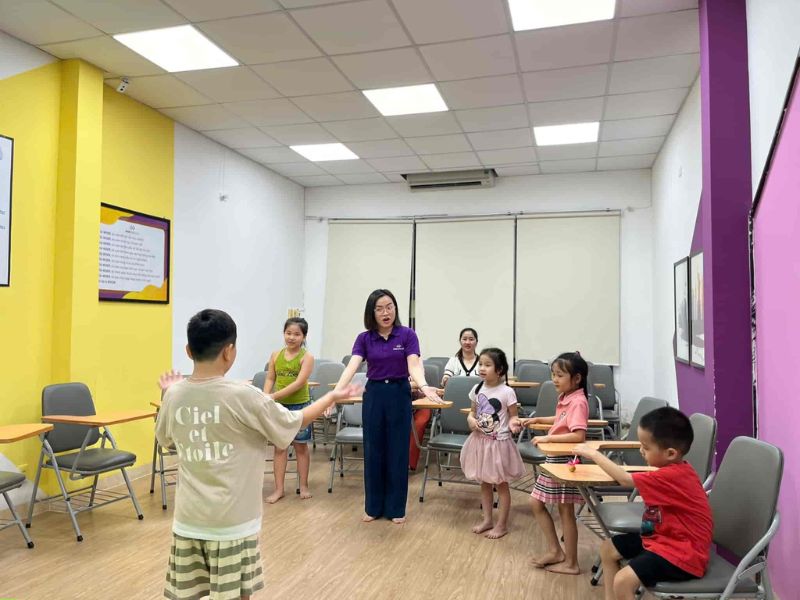 BUỔI HỌC TRẢI NGHIỆM TẠI WISE KIDS TEENS CHO TRẺ TỪ 5 ĐẾN 10 TUỔI