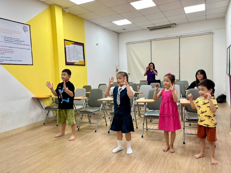 BUỔI HỌC TRẢI NGHIỆM TẠI WISE KIDS TEENS CHO TRẺ TỪ 5 ĐẾN 10 TUỔI VỚI PHƯƠNG PHÁP NLP ĐỘC QUYỀN GIÚP CON TỰ TIN GIAO TIẾP CHỈ SAU 2 BUỔI 3 BUỔI HỌC TRẢI NGHIỆM TẠI WISE KIDS TEENS CHO TRẺ TỪ 5 ĐẾN 10 TUỔI