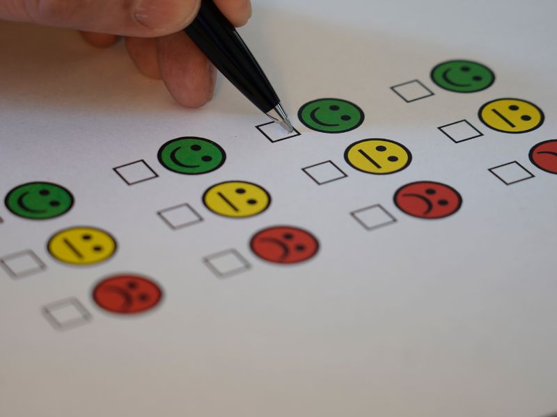 Những kinh nghiệm mở trung tâm ngoại ngữ mà bạn cần nắm 5 Phân tích feedback và cải tiến