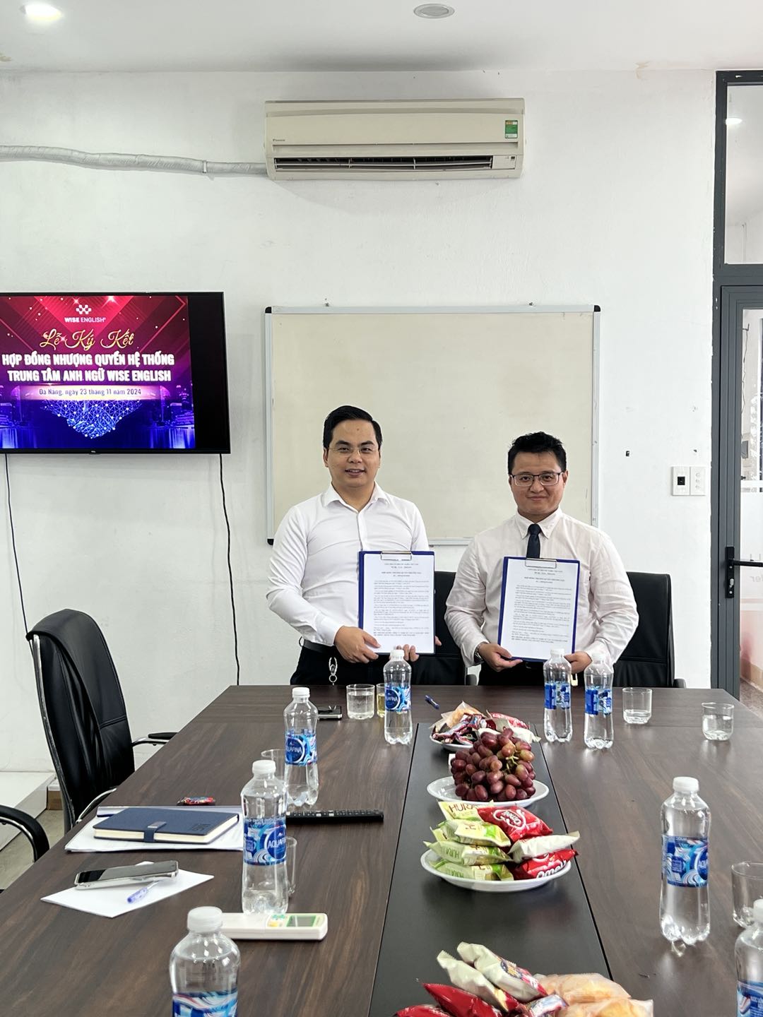 nhuong quyen hop tac 11 2024 2