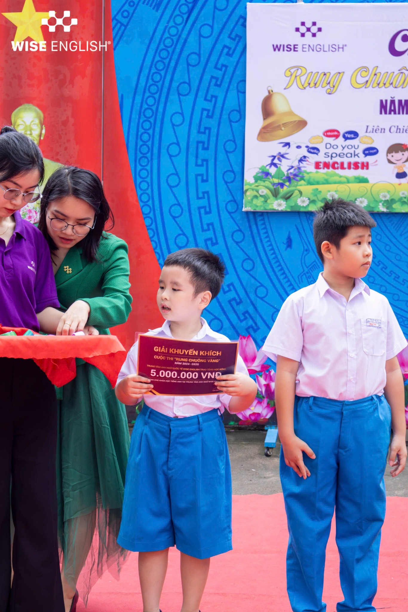 CHƯƠNG TRÌNH “RUNG CHUÔNG VÀNG NĂM HỌC 2024 - 2025 - TRƯỜNG TIỂU HỌC NGUYỄN VĂN TRỖI" DO WISE ENGLISH KẾT HỢP VỚI TRƯỜNG TIỂU HỌC NGUYỄN VĂN TRỖI TỔ CHỨC ĐÃ DIỄN RA THÀNH CÔNG TỐT ĐẸP 4 Chung kết cuộc thi rung chuông vàng Nguyễn Văn Trỗi