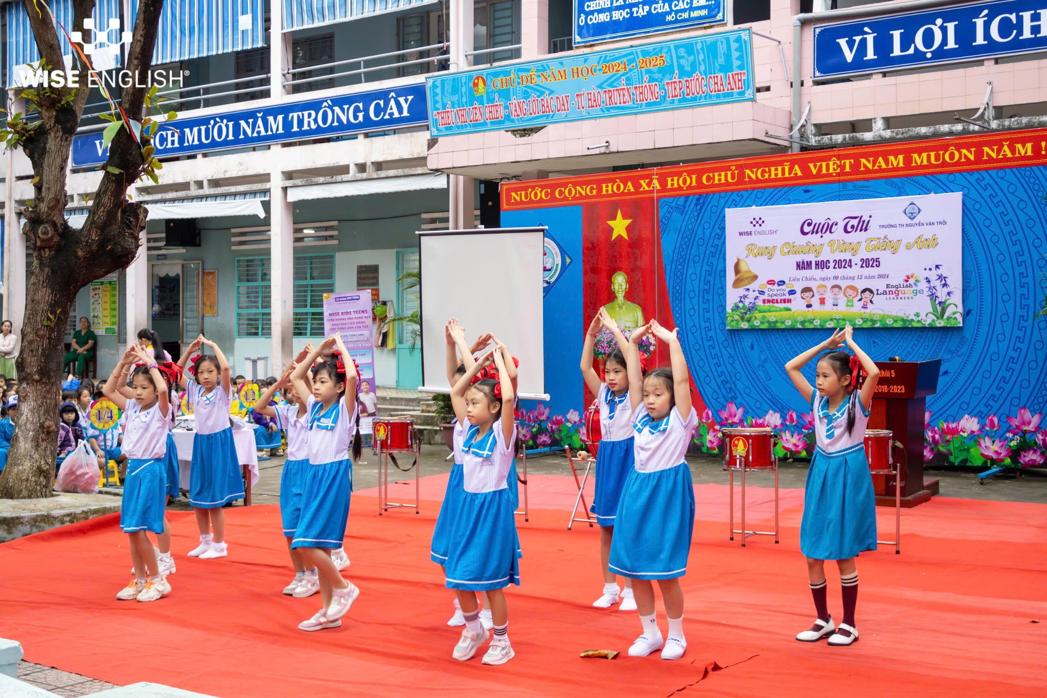 CHƯƠNG TRÌNH “RUNG CHUÔNG VÀNG NĂM HỌC 2024 - 2025 - TRƯỜNG TIỂU HỌC NGUYỄN VĂN TRỖI" DO WISE ENGLISH KẾT HỢP VỚI TRƯỜNG TIỂU HỌC NGUYỄN VĂN TRỖI TỔ CHỨC ĐÃ DIỄN RA THÀNH CÔNG TỐT ĐẸP 7 Chung kết cuộc thi rung chuông vàng Nguyễn Văn Trỗi