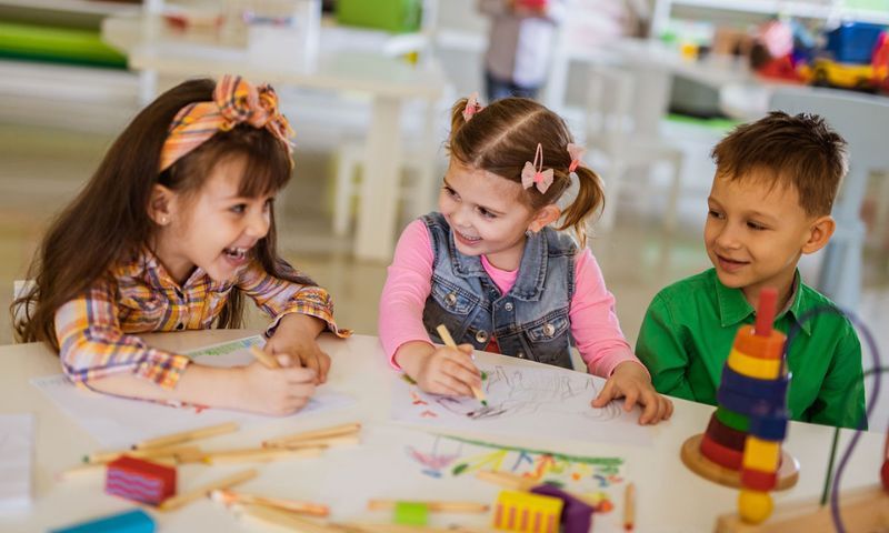 Top 8 kỹ năng sống cho học sinh tiểu học nên rèn luyện từ sớm 5 Hình ảnh những đứa trẻ sáng tạo