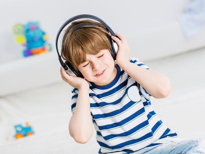Cách học Tiếng Anh của trẻ em Mỹ - Bạn đã biết chưa? 2 ky nang nghe 1