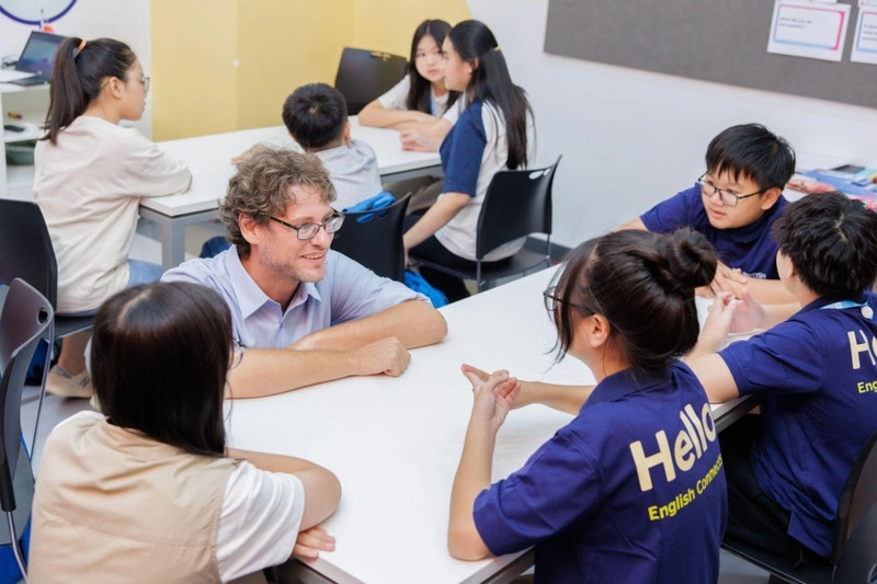 Nên học IELTS ở đâu? Top 10 trung tâm luyện thi IELTS uy tín 6 hoi dong anh