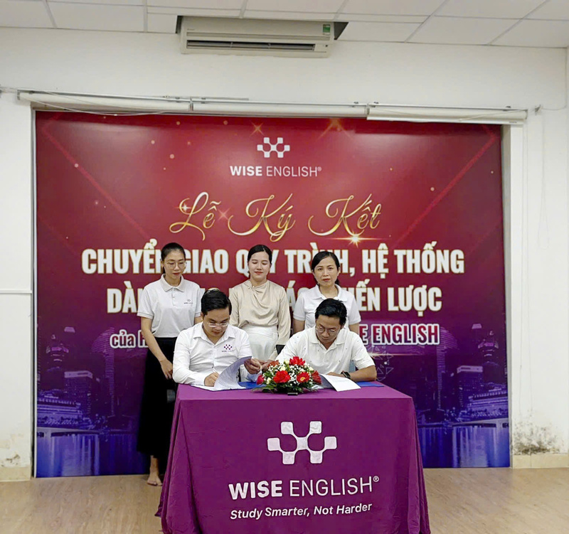 Mở trung tâm tiếng anh cần giáo trình như thế nào? Hướng dẫn chi tiết 5 ky ket nhuong quyen thanh cong