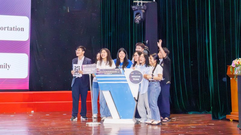 KẾT QUẢ CỦA VÒNG THI CHUNG KẾT HỘI THI "OLYMPIC TIẾNG ANH THÀNH PHỐ ĐÀ NẴNG - DANANG WISE SKY-LINE ENGLISH OLYMPIC" NĂM HỌC 2024 - 2025 - BẢNG C KHỐI TRUNG HỌC PHỔ THÔNG 18 vong chung ket bang c 16