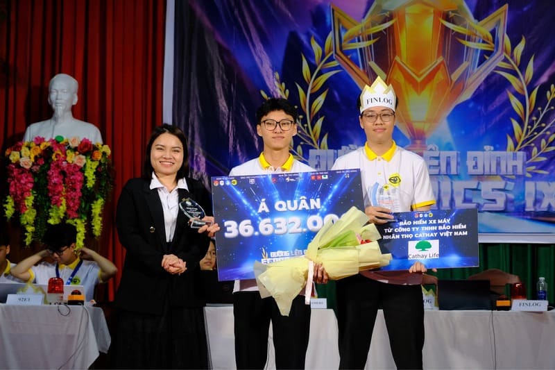 HỆ THỐNG TRUNG TÂM ANH NGỮ WISE ENGLISH ĐÃ TRỞ THÀNH NHÀ TÀI TRỢ VÀNG CHO CUỘC THI ĐƯỜNG LÊN ĐỈNH ECONOMICS IX TẠI TRƯỜNG ĐẠI HỌC KINH TẾ ĐÀ NẴNG 3 nha tai tro wise