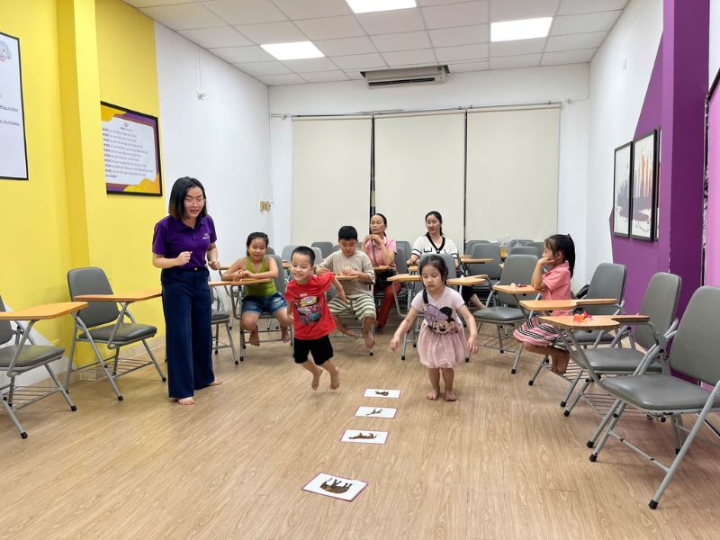 Bật mí phương pháp dạy tiếng Anh cho trẻ 4 tuổi đang được phụ huynh truyền tay nhau! 4 Phương pháp học TPR tại WISE English