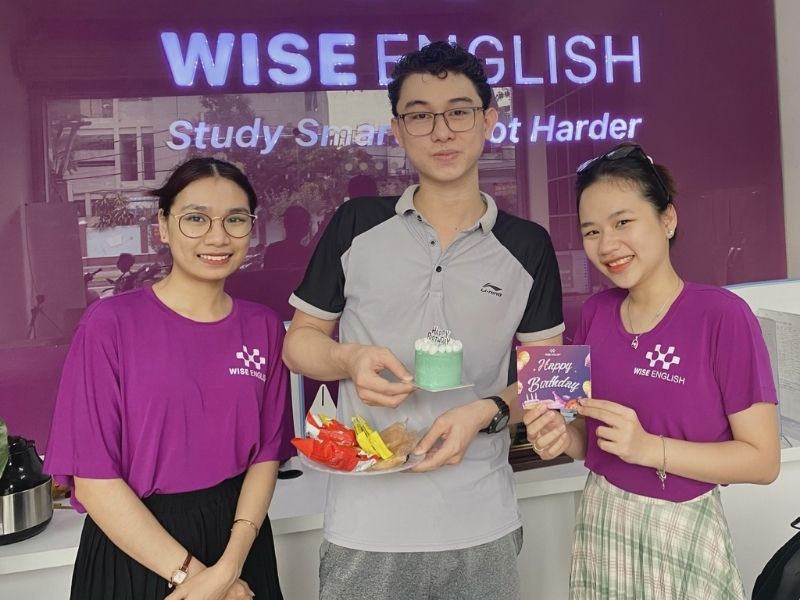Kinh nghiệm quản lý trung tâm ngoại ngữ: Cẩm nang để không "mất tiền tỉ" 3 Chăm sóc học viên tại WISE