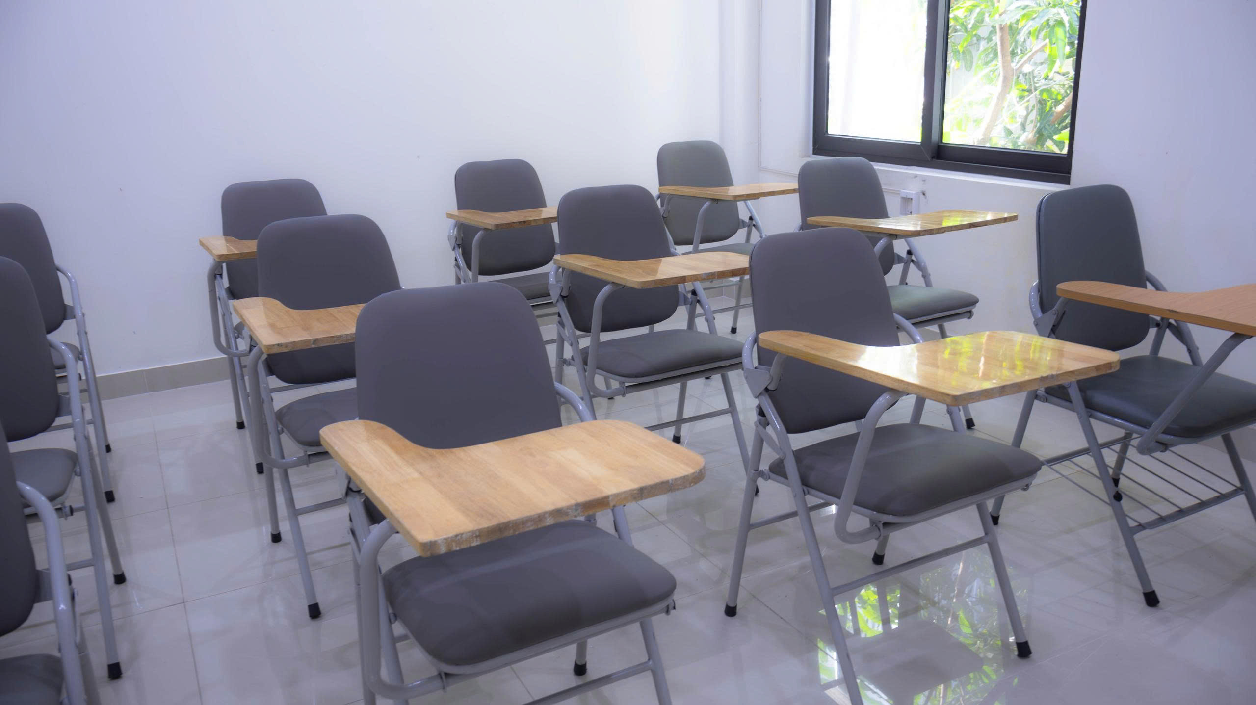 Khai Trương Cơ Sở Mới WISE English Tại 386 Nguyễn Phước Lan – Mở Rộng Hệ Thống Đào Tạo Tiếng Anh Tại Đà Nẵng 9 co so vat chat phong hoc tieng anh wise english 386 nguyen phuoc lan