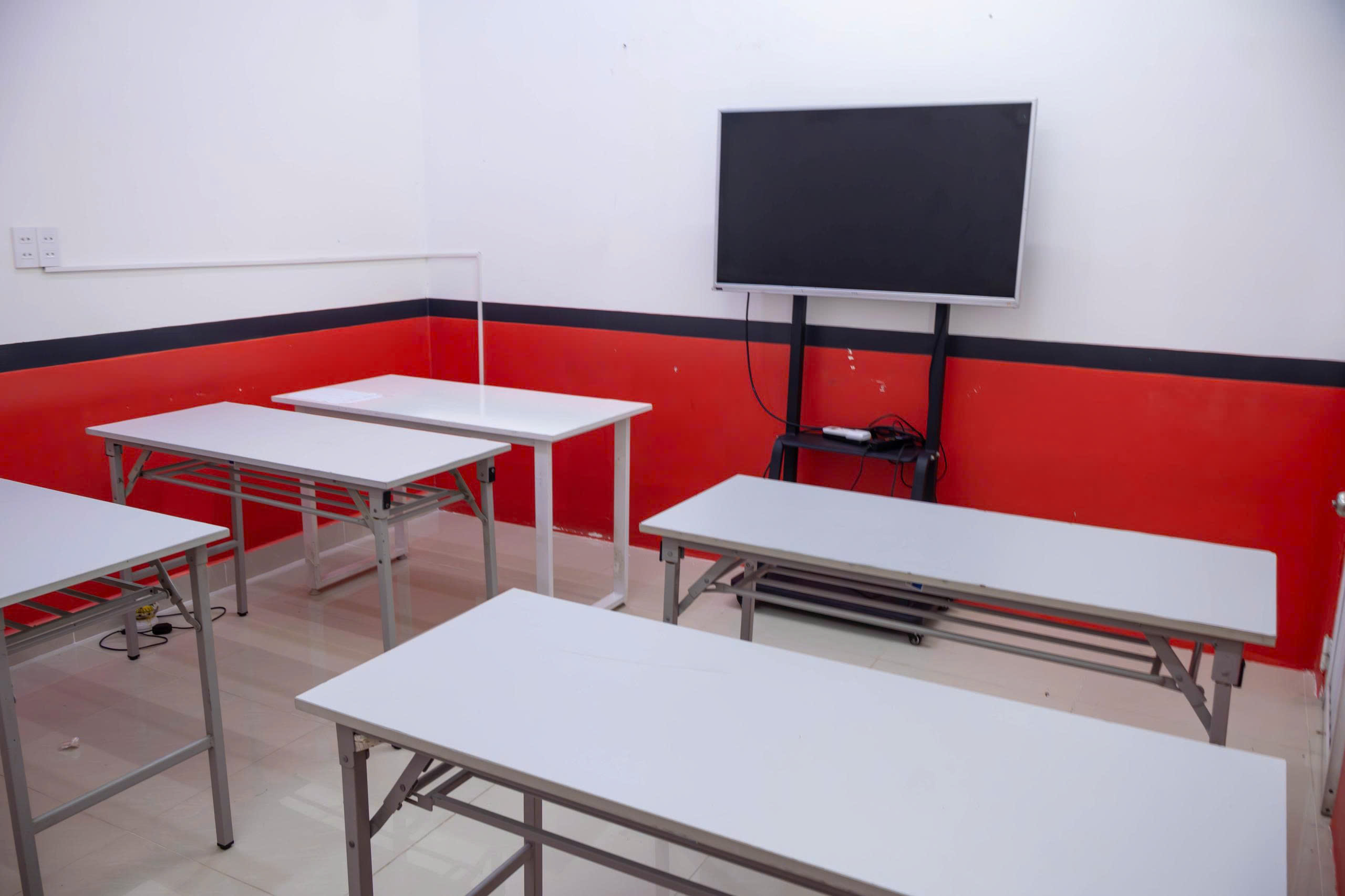 Khai Trương Cơ Sở Mới WISE English Tại 386 Nguyễn Phước Lan – Mở Rộng Hệ Thống Đào Tạo Tiếng Anh Tại Đà Nẵng 12 Cơ sở vật chất trung tâm tiếng Anh WISE ENGLISH 386 Nguyễn Phước Lan