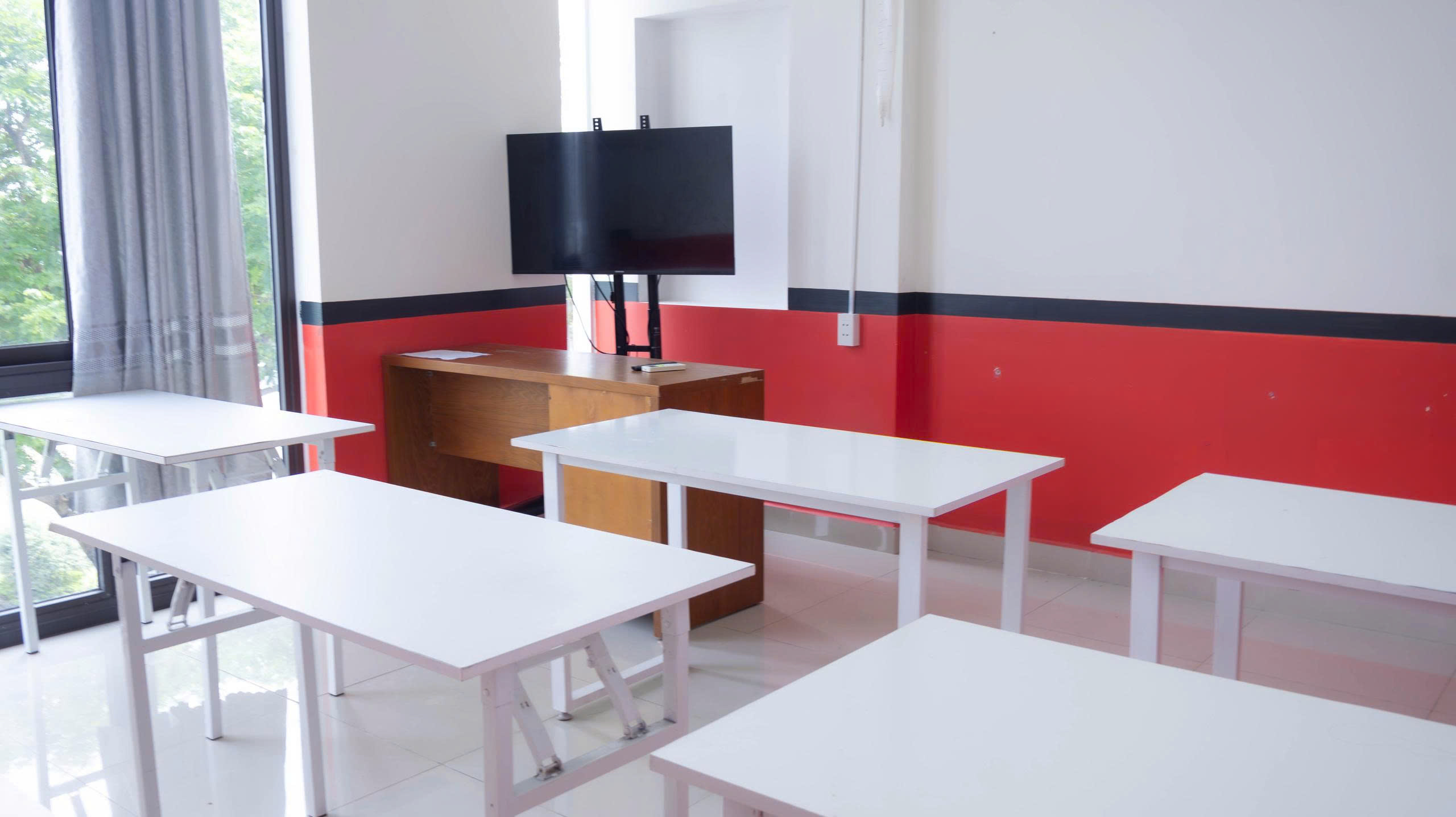 Khai Trương Cơ Sở Mới WISE English Tại 386 Nguyễn Phước Lan – Mở Rộng Hệ Thống Đào Tạo Tiếng Anh Tại Đà Nẵng 11 Cơ sở vật chất trung tâm tiếng Anh WISE ENGLISH 386 Nguyễn Phước Lan