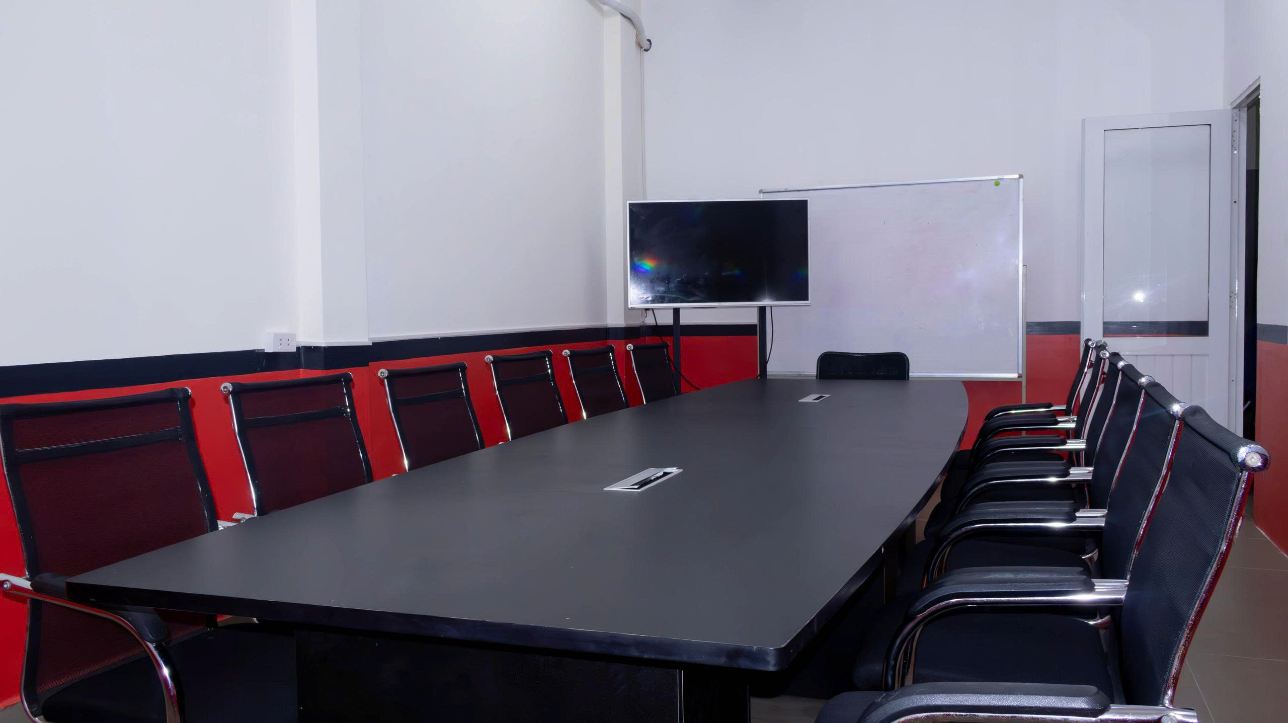 Khai Trương Cơ Sở Mới WISE English Tại 386 Nguyễn Phước Lan – Mở Rộng Hệ Thống Đào Tạo Tiếng Anh Tại Đà Nẵng 13 Cơ sở vật chất trung tâm tiếng Anh WISE ENGLISH 386 Nguyễn Phước Lan