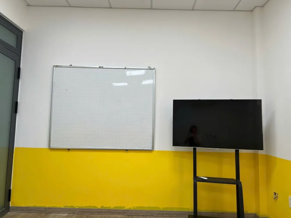 Cơ sở vật chất hiện đại tại Trung t&acirc;m tiếng Anh WISE English 288 L&ecirc; Văn Hiến